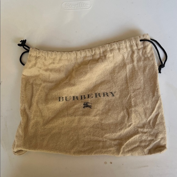 Burberry Handbags - Burberry dust bag for small accessories